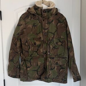 Abercrombie & Fitch Men's Green and Brown Camo Puffer Jacket
